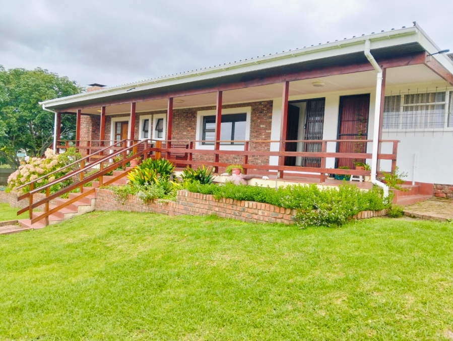 5 Bedroom Property for Sale in Denneoord Western Cape